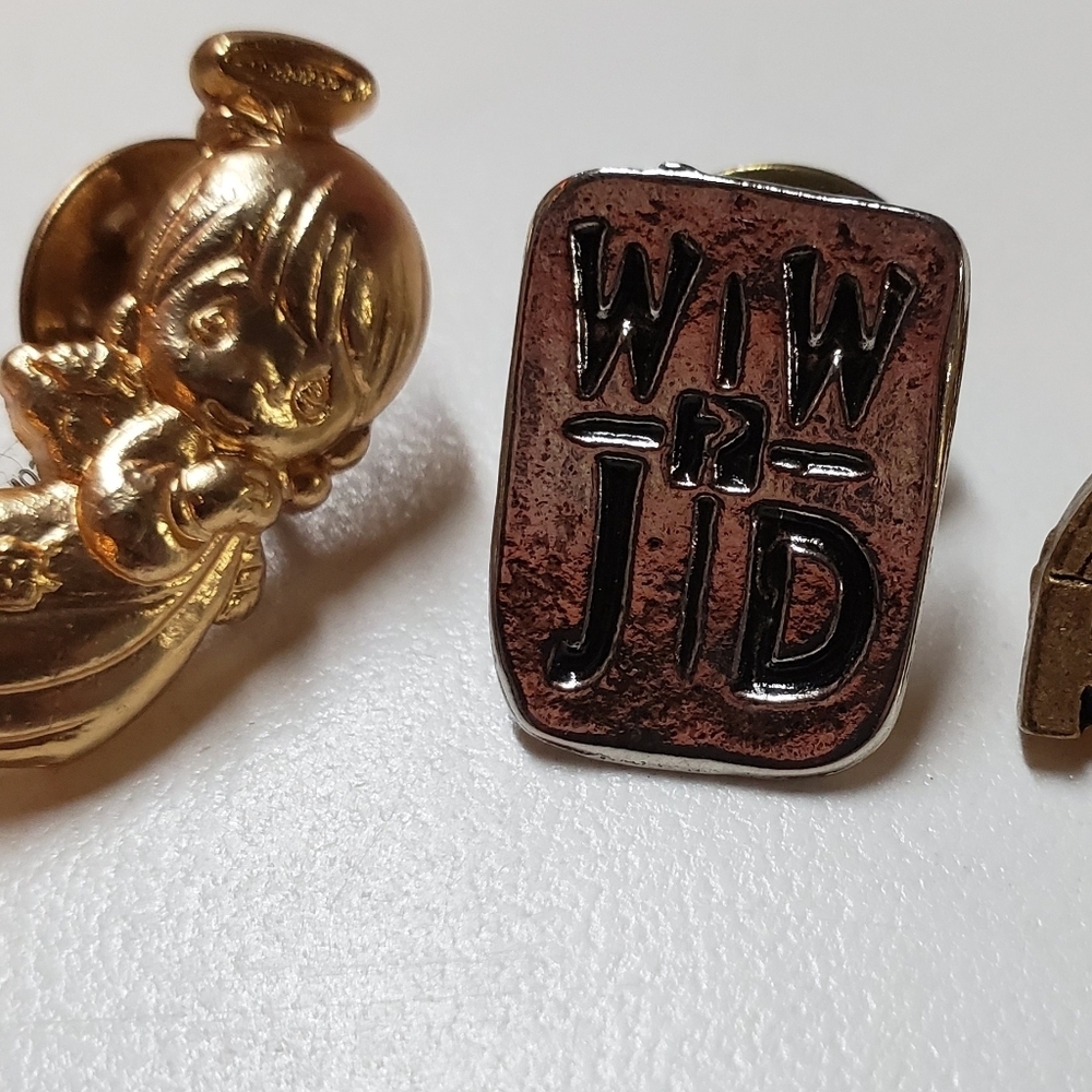 📍👼⛪✝️ Religious Brooch Pin Bundle of 3 - Picture 7 of 8